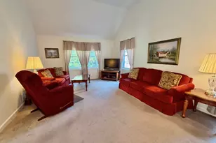 11 Hawthorne Cir, Somersworth, NH 03878 - Photo 9