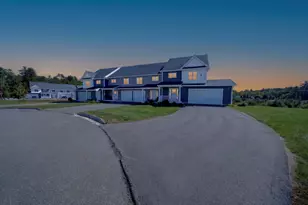 4 Autumn Ln, Raymond, NH 03077 - Photo 1