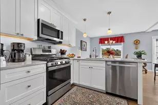 4 Autumn Ln, Raymond, NH 03077 - Photo 7