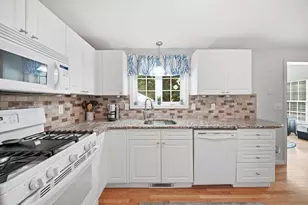 1 Fernwood Dr, Litchfield, NH 03052 - Photo 9