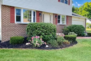 8 Southgate Dr, Bedford, NH 03110 - Photo 1