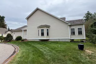 34 Mammoth Rd, Hooksett, NH 03106 - Photo 7