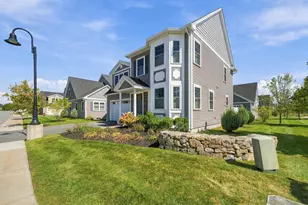 19 Central St, Salem, NH 03079 - Photo 5