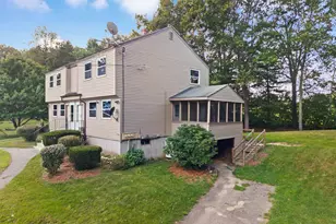 31R Juniper Rd, Derry, NH 03038 - Photo 5