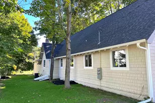 18 Oak St, Derry, NH 03038 - Photo 3