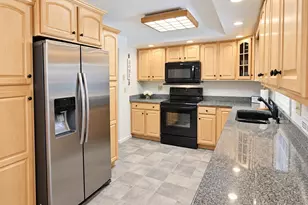 12 Roundtree Dr, Merrimack, NH 03054 - Photo 5