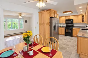 12 Roundtree Dr, Merrimack, NH 03054 - Photo 3