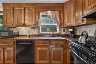 19 Level St, Merrimack, NH 03054 - Photo 5