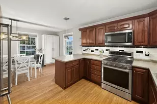 9 Plummer St, Goffstown, NH 03045 - Photo 5