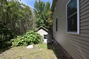 142 Maple St, Newport, NH 03773 - Photo 9