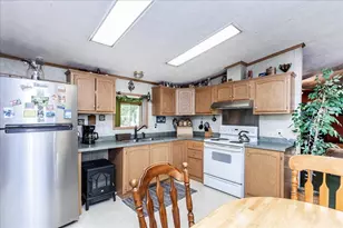 11 Allen St, Sandown, NH 03873 - Photo 15