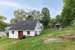 8 Poplar St, Tilton, NH 03276 - Photo 33
