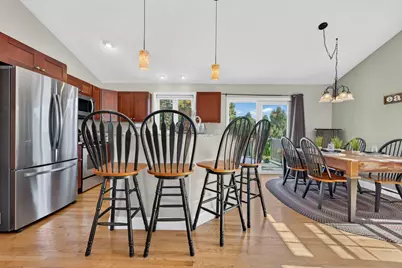 72 S Gray Court, Manchester, NH 03103 - Photo 3