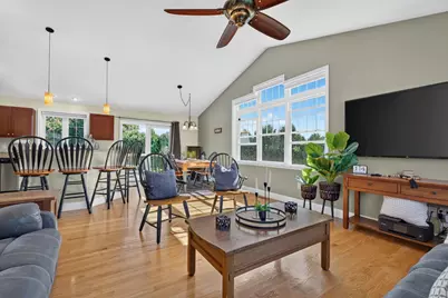 72 S Gray Court, Manchester, NH 03103 - Photo 13