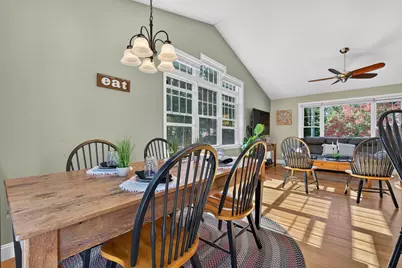 72 S Gray Court, Manchester, NH 03103 - Photo 9