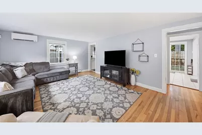 18 Maple Avenue, Hudson, NH 03051 - Photo 5