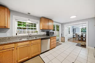 18 Maple Ave, Hudson, NH 03051 - Photo 15