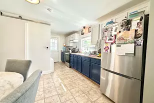 21 Brock St, Manchester, NH 03102 - Photo 9