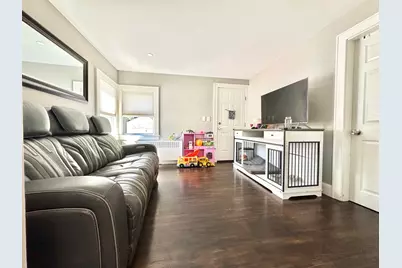 21 Brock Street, Manchester, NH 03102 - Photo 5