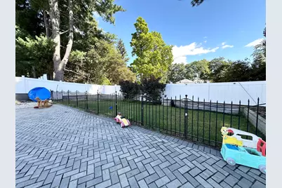 21 Brock Street, Manchester, NH 03102 - Photo 29