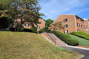 6 Louisburg Square, Nashua, NH 03060 - Photo 3