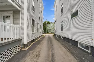 406 Belmont St, Manchester, NH 03103 - Photo 19