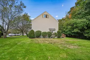 33 Eastmeadow Way, Manchester, NH 03109 - Photo 35