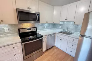 509 Elmwood Dr, Hudson, NH 03051 - Photo 7