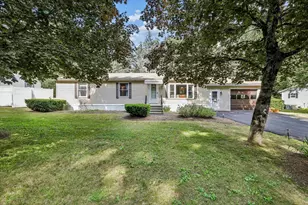 46 Edgewood Dr, Hopkinton, NH 03229 - Photo 1