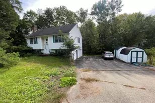 92 St Laurent St, Epping, NH 03042 - Photo 1