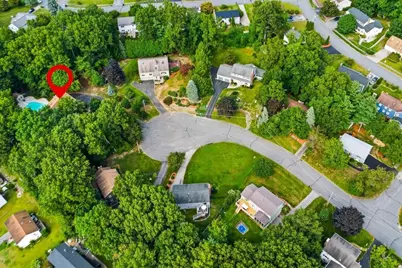 35 Hyacinth Drive, Nashua, NH 03062 - Photo 9