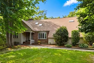 35 Hyacinth Dr, Nashua, NH 03062 - Photo 1