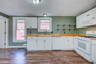 62 Pleasant St, Conway, NH 03818 - Photo 11
