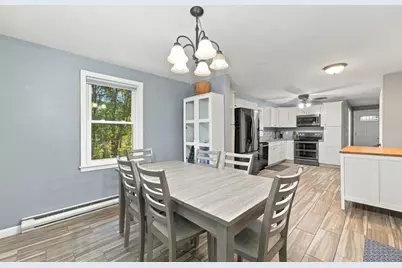 27 Hampshire Drive, Derry, NH 03038 - Photo 11