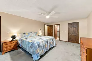27 Hampshire Dr, Derry, NH 03038 - Photo 19