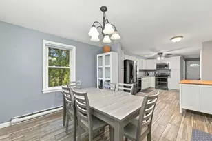 27 Hampshire Dr, Derry, NH 03038 - Photo 13