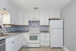 2 Northbrook Dr, Manchester, NH 03102 - Photo 5