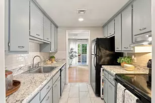 107 Franklin St Ext, Derry, NH 03038 - Photo 3