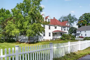 38 High St, Derry, NH 03038 - Photo 3
