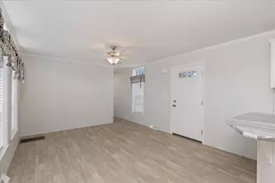 29 Lowell Rd, Salem, NH 03079 - Photo 7