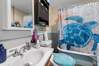 272 Lake Avenue, Manchester, NH 03103 - Photo 9