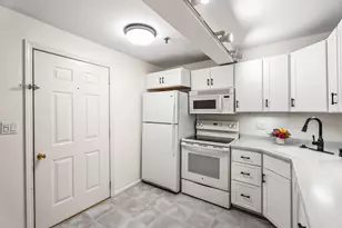 90 Fleet St, Portsmouth, NH 03801 - Photo 17