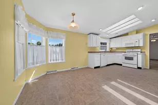 2 Freedom Dr, Dover, NH 03820 - Photo 13