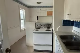 90 Appleton St, Manchester, NH 03104 - Photo 17