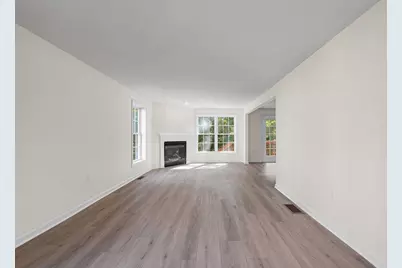 118 Barbara Lane, Hudson, NH 03051 - Photo 3