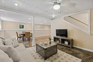 33 Auburn Rd, Londonderry, NH 03053 - Photo 27