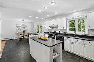 33 Auburn Rd, Londonderry, NH 03053 - Photo 9