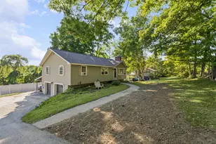 53 Pillsbury Rd, Londonderry, NH 03053 - Photo 3