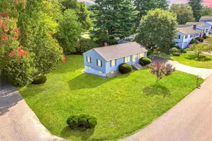 32 Henderson Cir, Salem, NH 03079 - Photo 3
