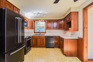 21 Belmont Dr, Merrimack, NH 03054 - Photo 9